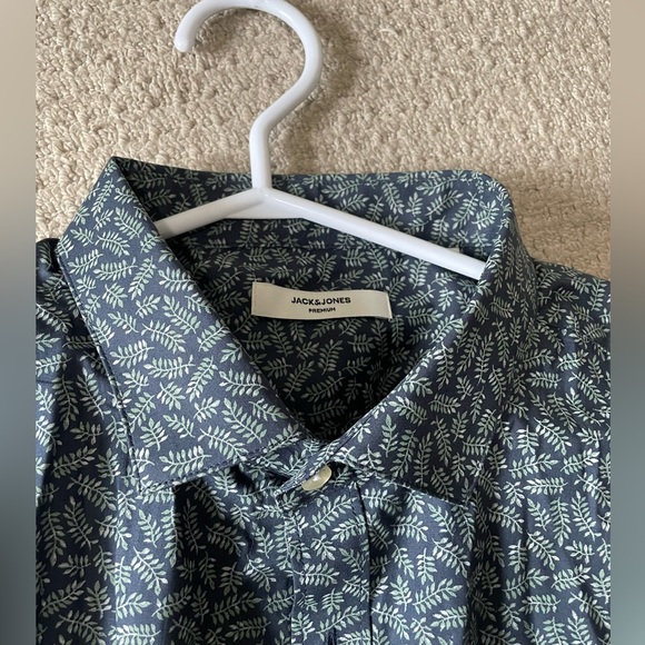 Jack & Jones Button Up (Brand New) - Picture 1 of 2